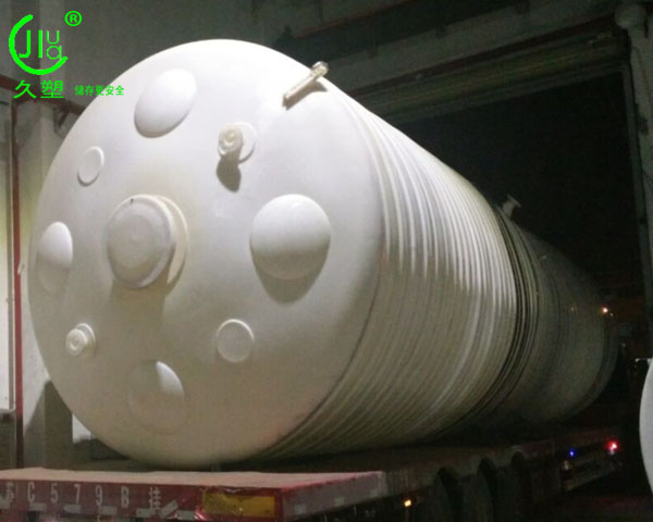 久佳防腐每一臺PE儲罐，都是用心專業(yè)之作！